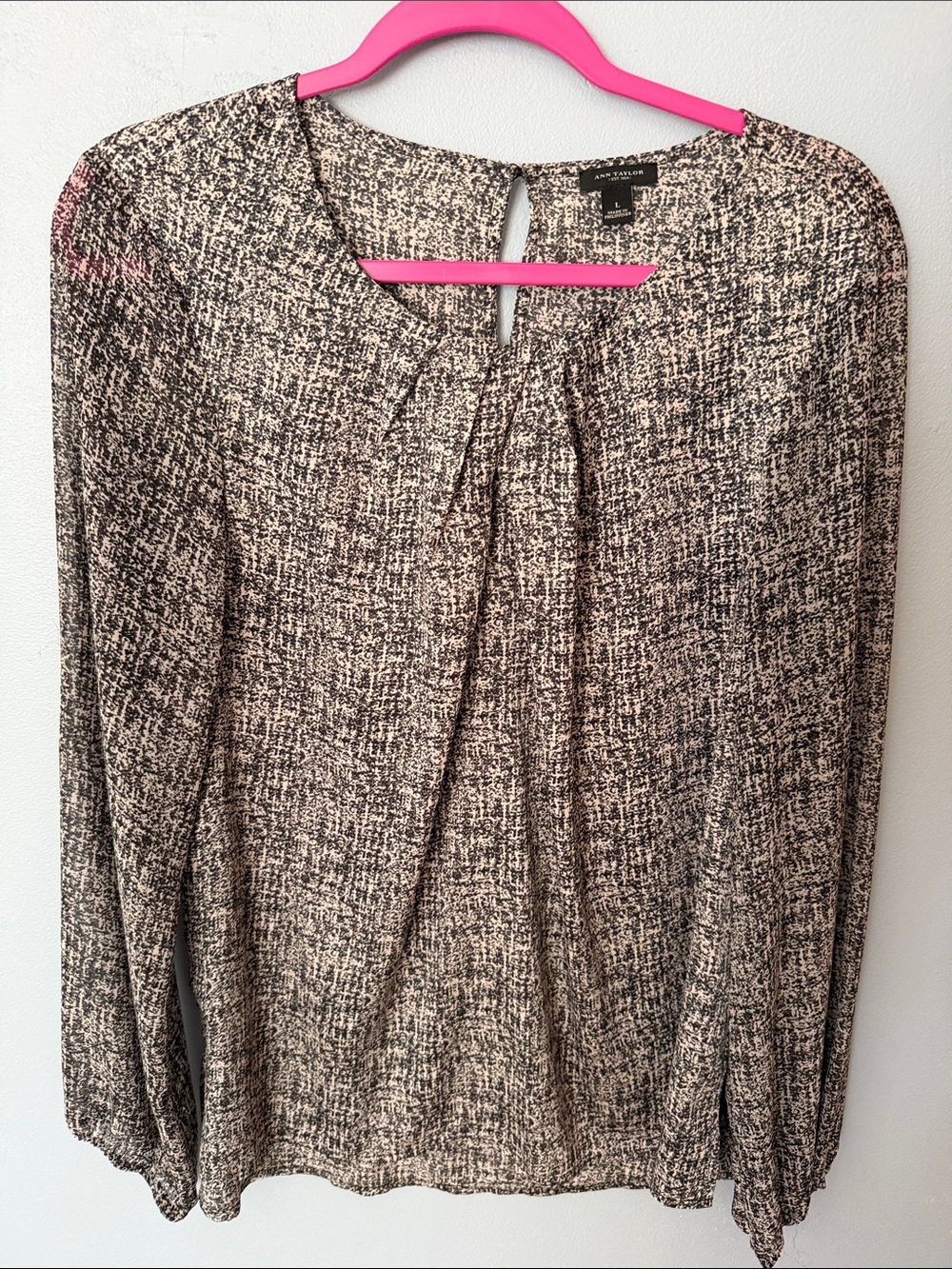 Ann Taylor Pleated Front Keyhole Back Print Blouse Size L